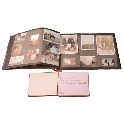 Lot 121 - Quantity of autograph and photograph albums