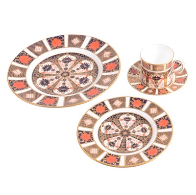 Lot 27 - Royal Crown Derby Imari pattern coffee can, saucer, tea plate and medium plate.