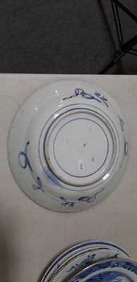 Lot 16 - Small group of Chinese export plates and two Delft plates