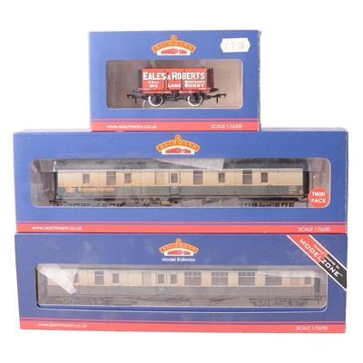 Lot 178 - Bachmann, OO gauge model railway 'Modelzone' BR MK1 coach twin pack