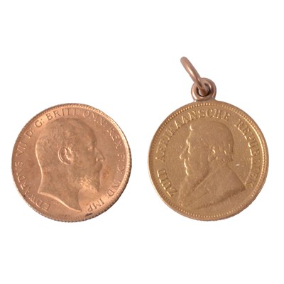 Lot 218 - Gold half Sovereign coin and a gold half Pond coin