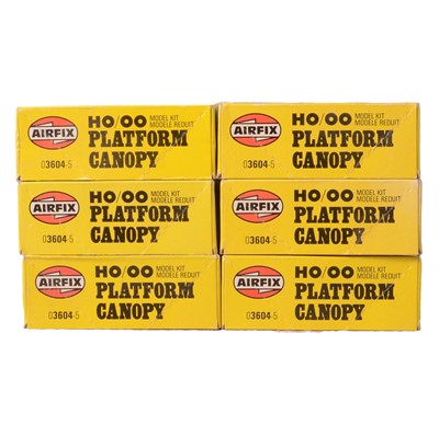 Lot 158 - Large quantity of model railway scenery