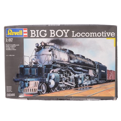 Lot 165 - Revell Big Boy locomotive kit, etc.