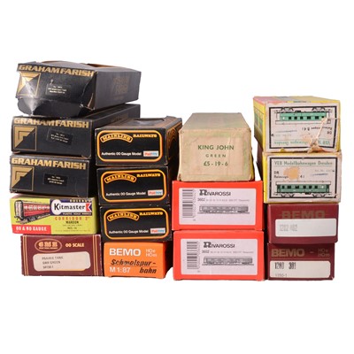 Lot 217 - Mixed quantity of OO and HO gauge model railways