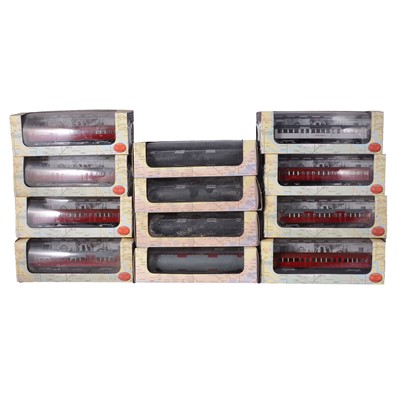 Lot 294 - Twelve Gilbow first edition 1938 London Tube Stock models