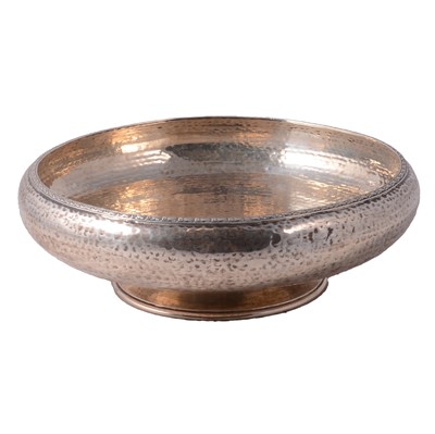 Lot 212 - Silver fruit bowl, Edward Barnard & Sons Ltd, London 1922.