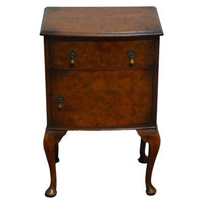 Lot 399 - Walnut veneered four-piece bedroom suite