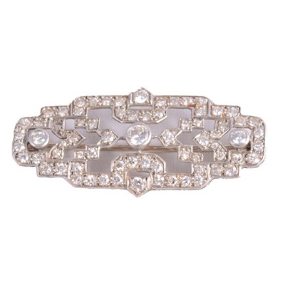 Lot 219 - An Art Deco diamond brooch.