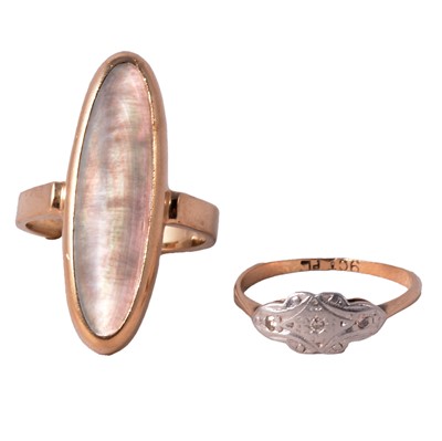 Lot 12 - A mother-of-pearl 9 carat gold ring and illusion set diamond ring.