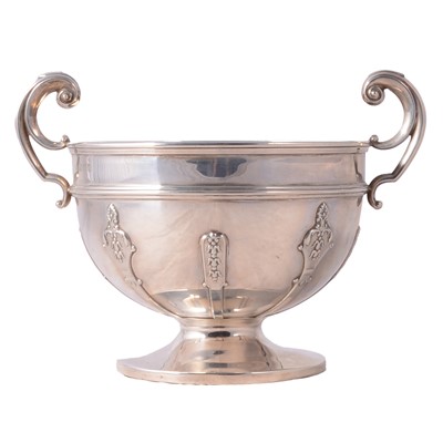 Lot 216 - Silver presentation cup