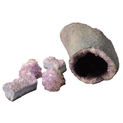Lot 159 - Large tubular amethyst geode, and four smaller geodes.