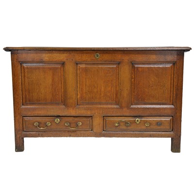 Lot 419 - Joined oak mule chest.