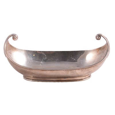 Lot 95 - Silver boat shape bon bon dish