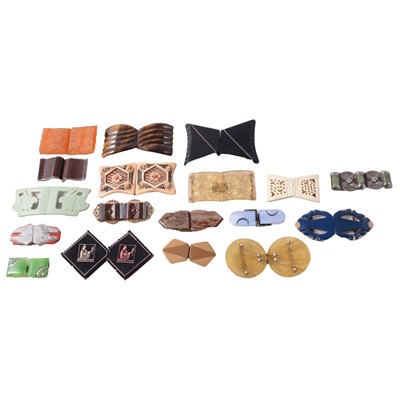 Lot 503 - Nineteen early bakelite and plastic two part buckles.