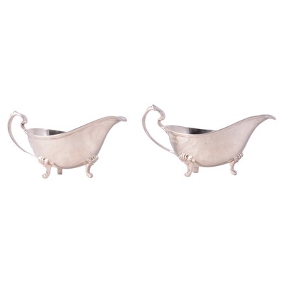 Lot 209 - A pair of silver sauce boats, Cooper Brothers & Sons Ltd, Sheffield 1963.