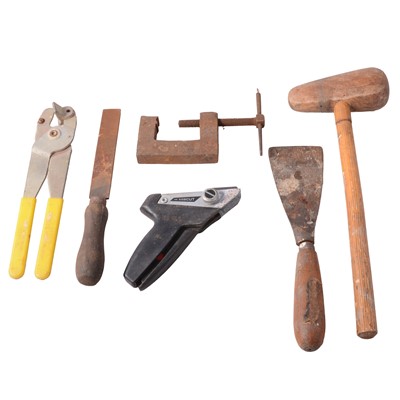 Lot 163 - Small case of hand tools and a shoe last