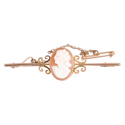 Lot 247 - A cameo bar brooch.