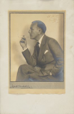 Lot 267 - Dorothy Wilding, Noel Coward signed photograph