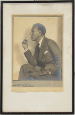 Lot 267 - Dorothy Wilding, Noel Coward signed photograph