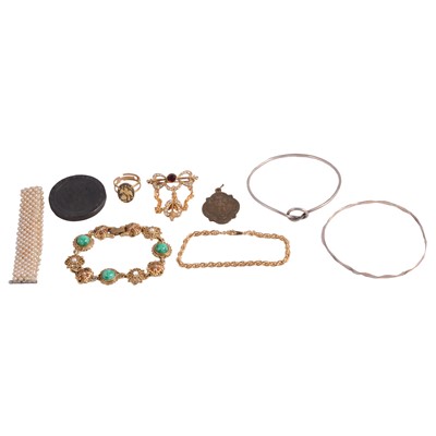 Lot 537 - Silver and costume jewellery.