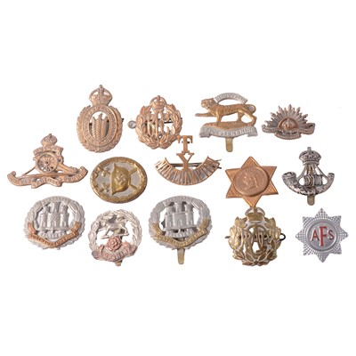 Lot 185 - Collection of military cap badges and buttons
