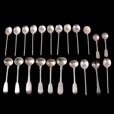Lot 251 - Various silver salt spoons, coffee spoons.