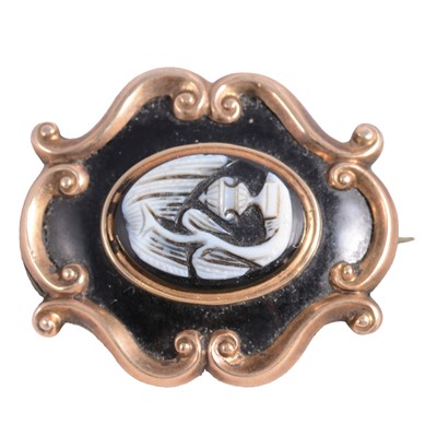 Lot 250 - A Victorian mourning brooch.