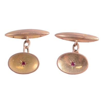 Lot 371 - A pair of chain link cufflinks marked 9ct.