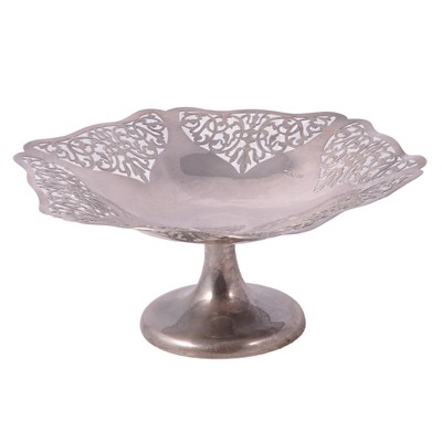 Lot 254 - Silver pedestal cake stand