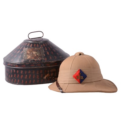 Lot 117 - British Army Royal Field Artillery Wolseley Helmet