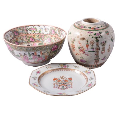 Lot 51A - Chinese armorial porcelain plate, a pottery bowl and ginger jar