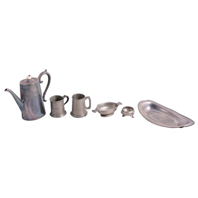 Lot 56 - Small collection of pewter and decanters