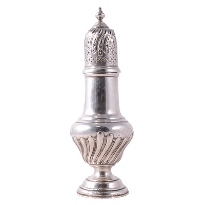 Lot 299 - A silver sugar caster, Mappin Brothers, Sheffield 1895.