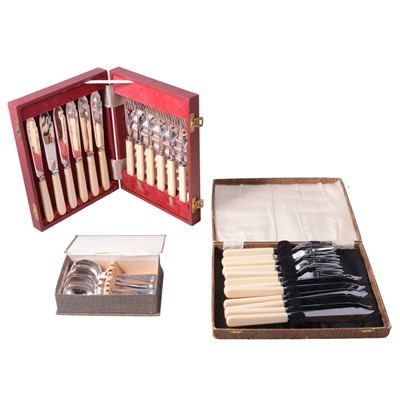 Lot 180 - Small quantity of cased cutlery, EPNS