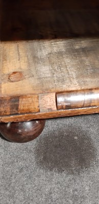 Lot 308 - Early 18th Century oyster laburnum chest of drawers