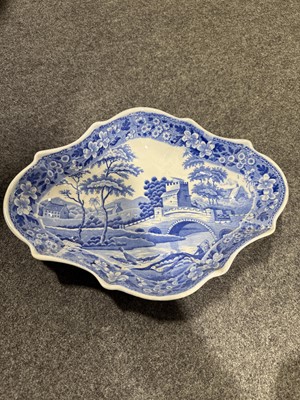 Lot 46 - Eight items of blue and white transferware