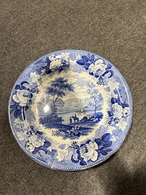 Lot 46 - Eight items of blue and white transferware