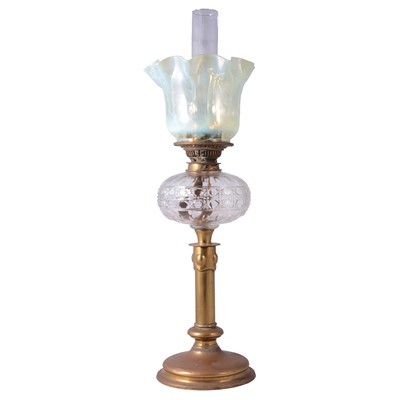 Lot 481 - Victorian brass oil lamp