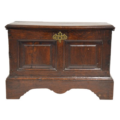 Lot 469 - Joined oak coffer, of small size