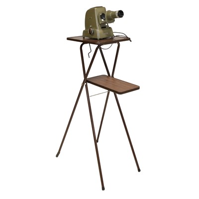Lot 271 - Vintage Aldis slide projector and screens
