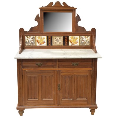 Lot 531 - Victorian walnut washstand