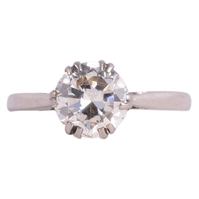 Lot 66 - A diamond solitaire ring.