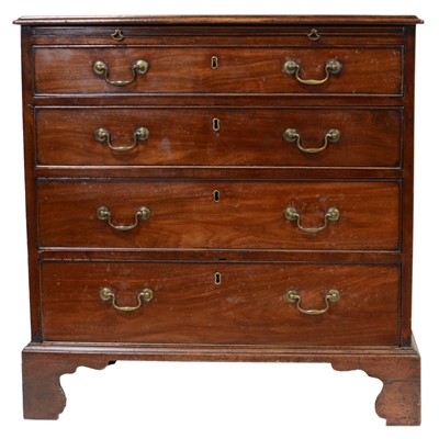 Lot 326 - George III mahogany chest of drawers, of small proportions