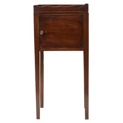 Lot 325 - George III mahogany pot cupboard