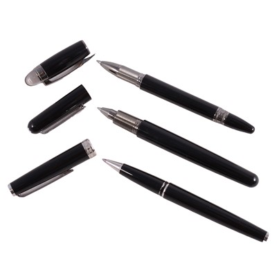 Lot 386 - Montblanc - Marc Newson, Starwalker, plain black, all rollerballs