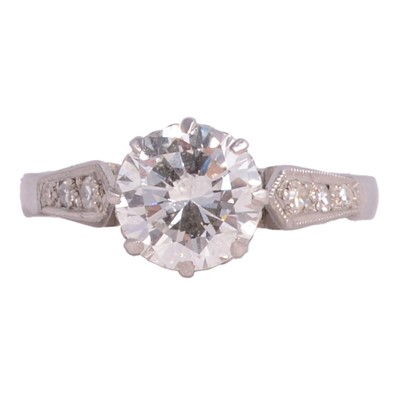 Lot 63 - A diamond solitaire ring.
