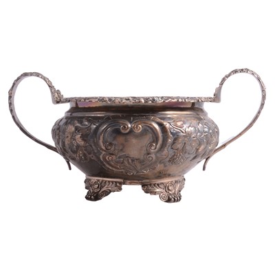 Lot 328 - George III silver twin-handled sugar bowl, Thomas Ross, London 1822.
