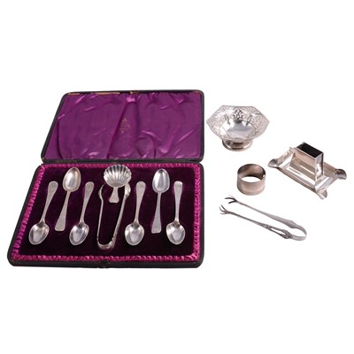 Lot 103 - Small quantity of silver and a cased set of silver-plated teaspoons