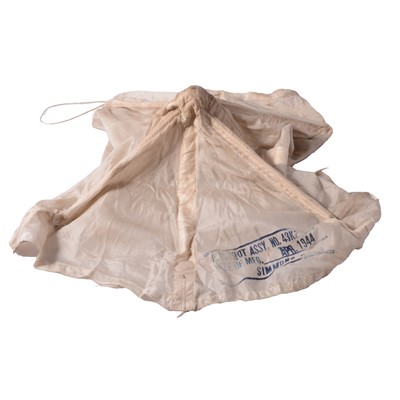 Lot 242 - WWII drogue parachute