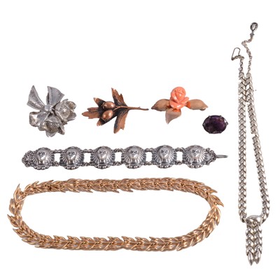 Lot 534 - A collection of vintage and modern costume jewellery